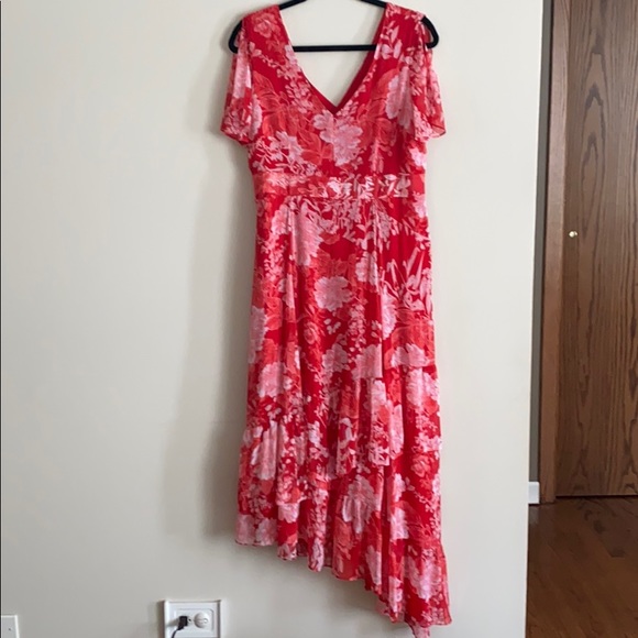 Spring stunner! - Picture 3 of 4